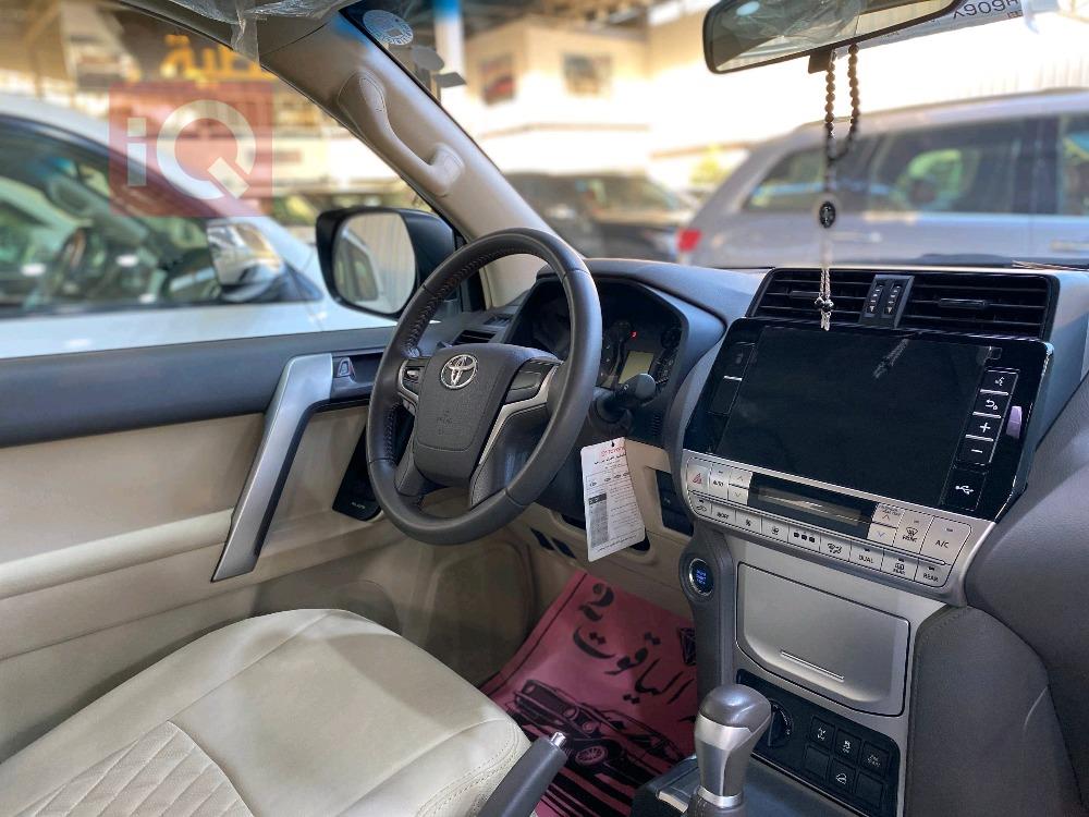 تۆیۆتا لاند کروزەر